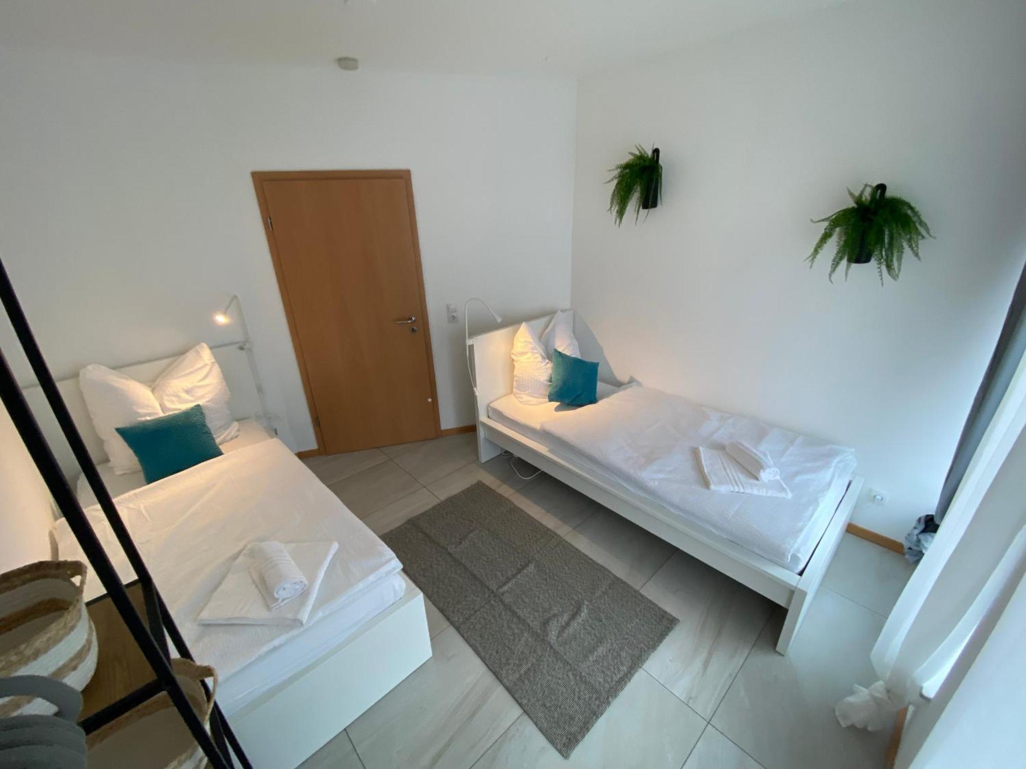 Gross, Modern, Vollausgestattet, Gemuetlich Mit Kueche Und Parkplatz Fuer Urlaub Oder Business Apartment Kettig Exterior photo