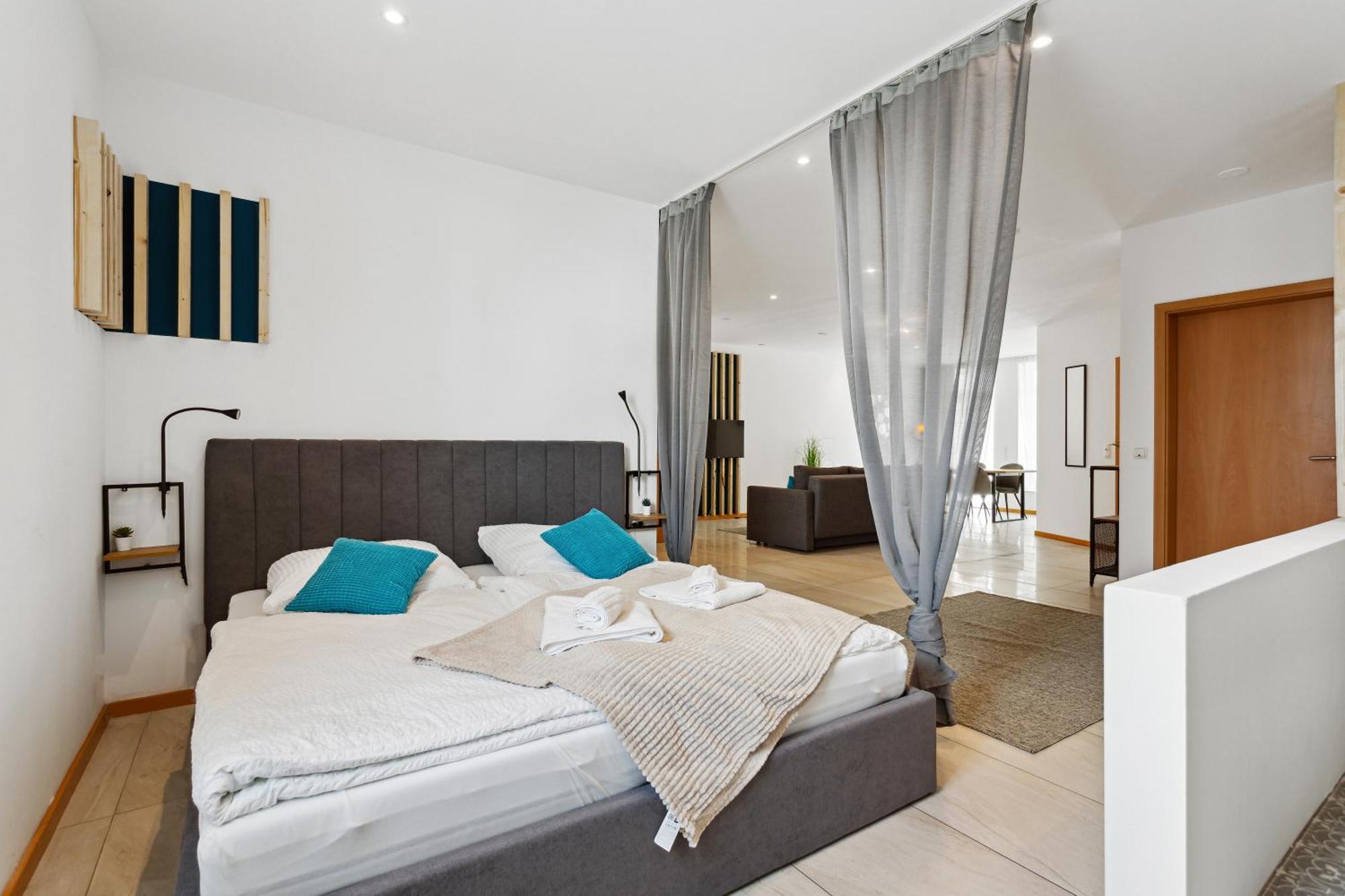 Gross, Modern, Vollausgestattet, Gemuetlich Mit Kueche Und Parkplatz Fuer Urlaub Oder Business Apartment Kettig Exterior photo