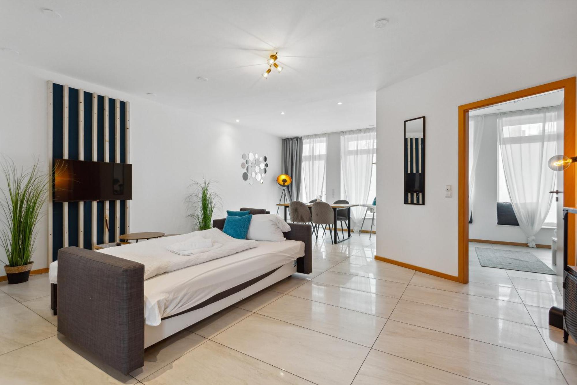Gross, Modern, Vollausgestattet, Gemuetlich Mit Kueche Und Parkplatz Fuer Urlaub Oder Business Apartment Kettig Exterior photo