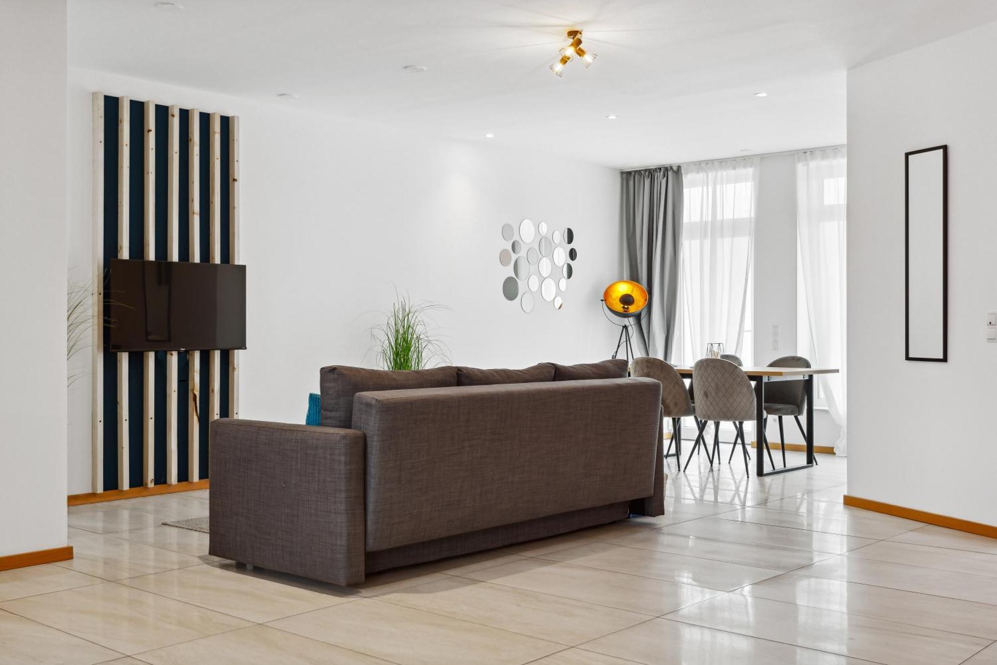 Gross, Modern, Vollausgestattet, Gemuetlich Mit Kueche Und Parkplatz Fuer Urlaub Oder Business Apartment Kettig Exterior photo